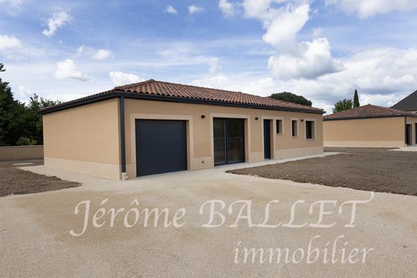 Maison
         4 pièces
        - 101 m² 230 000 € *