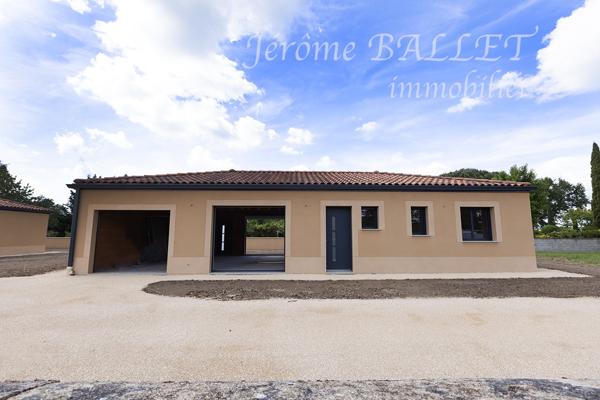 Maison
         4 pièces
        - 101 m² 230 000 € *