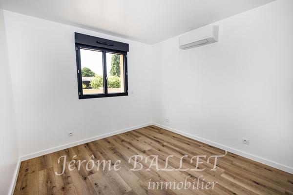 Maison
         4 pièces
        - 101 m² 230 000 € *