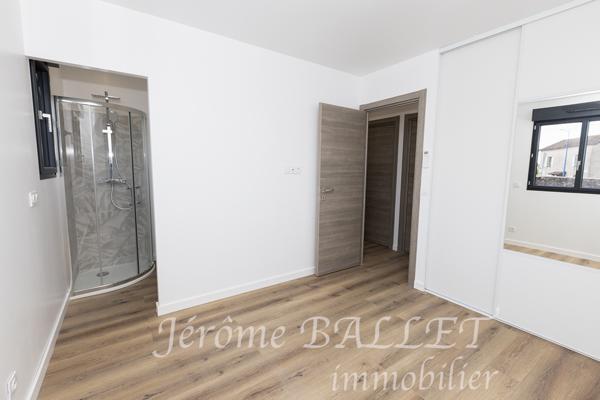Maison
         4 pièces
        - 101 m² 230 000 € *