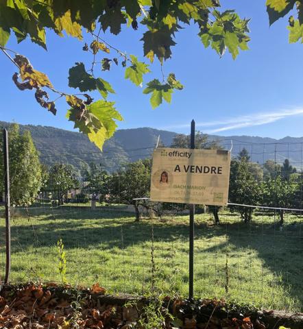 Terrain
        
        - 700 m² 50 000 € *