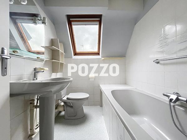 A VENDRE. TORIGNY CENTRE. IMMEUBLE SANS COPRO. APPT F3 + LOCAL COMMERCIAL. TORIGNY LES VILLES