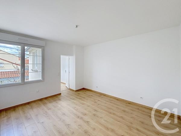 Maison à vendre  4 pièces - 70 m 2   ANGOULEME  - 16