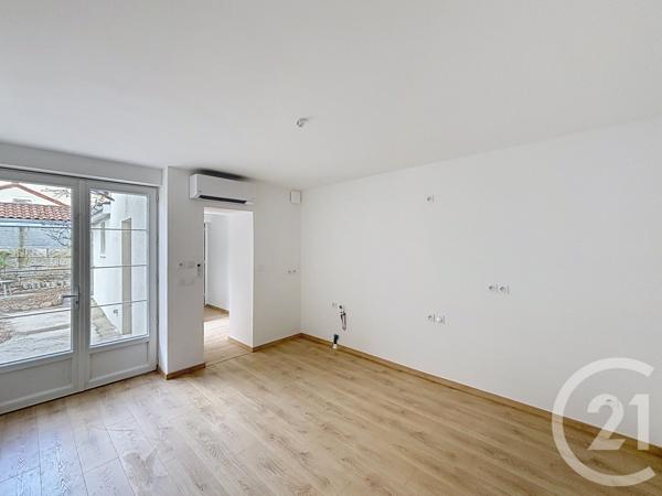 Maison à vendre  4 pièces - 70 m 2   ANGOULEME  - 16