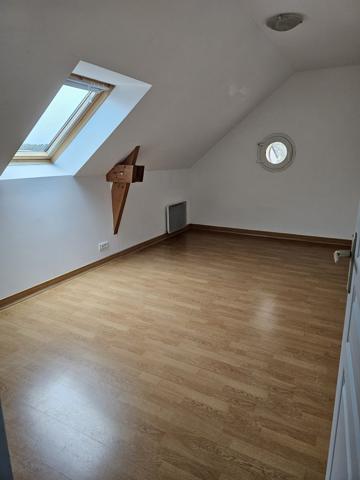 Charmante longère en pierre sur un grand terrain au calme