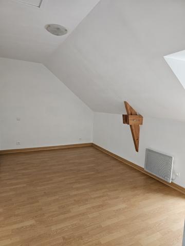 Charmante longère en pierre sur un grand terrain au calme