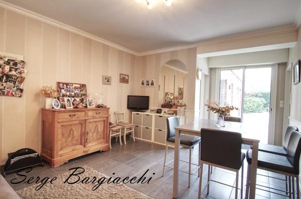 👉 MAISON 284 m² + LOGEMENT INDÉPENDANT – 1 660 m²