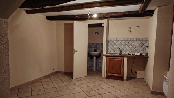Vente                                                      Maison de village
                        
                     8 pièces                      198 m2                     à Cuers