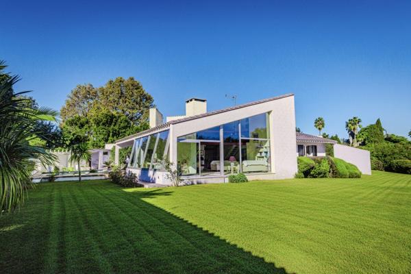 Maison d' architecte  située sur le Golf deS' Cyprien plage