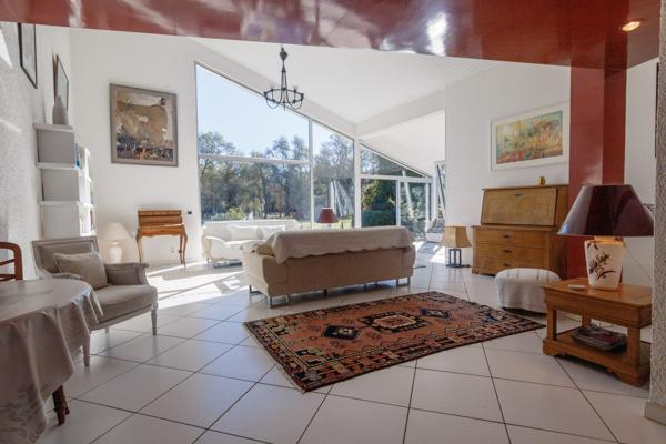 Maison d' architecte  située sur le Golf deS' Cyprien plage