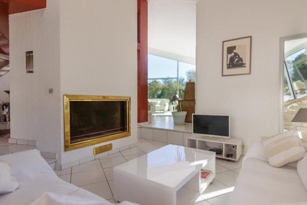 Maison d' architecte  située sur le Golf deS' Cyprien plage