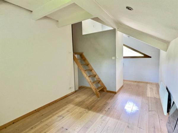 Échenevex (01170) Maison avec piscine et 5 chambres