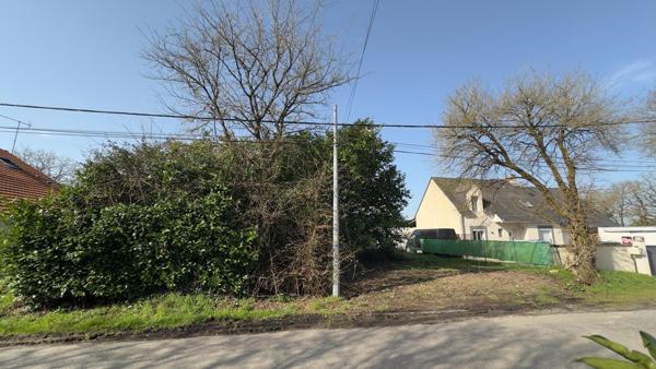 Terrain constructible dans hameau au calme