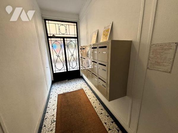 Appartement de type F3 d'environ 59m² à vendre à Bois-Colombes au premier étage sans ascenseur ...