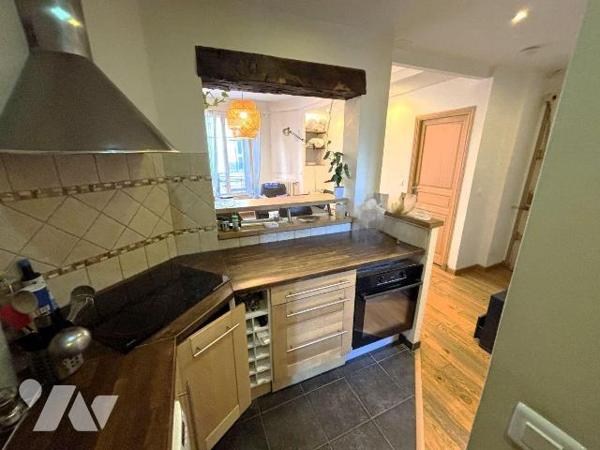 Appartement de type F3 d'environ 59m² à vendre à Bois-Colombes au premier étage sans ascenseur ...