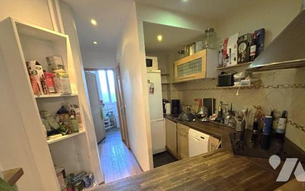 Appartement de type F3 d'environ 59m² à vendre à Bois-Colombes au premier étage sans ascenseur ...