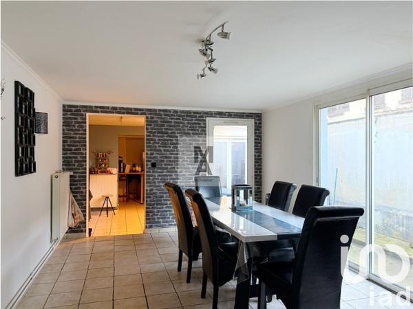 Maison de ville 6 pièces de 159 m² à Marseille-en-Beauvaisis (60690)