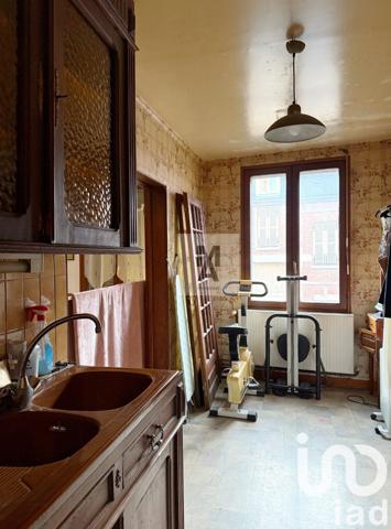 Maison de ville 6 pièces de 159 m² à Marseille-en-Beauvaisis (60690)