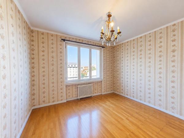 T3 64m²  à rénover - LUMINEUX - GARAGE INCLUS
