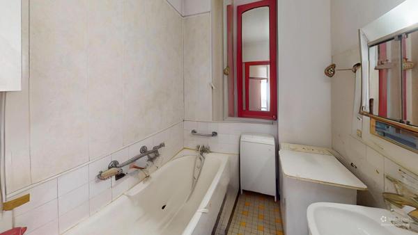 T3 64m²  à rénover - LUMINEUX - GARAGE INCLUS