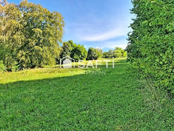 Libre de constructeur, au calme, 1200 m², emprise au sol 300 m²
