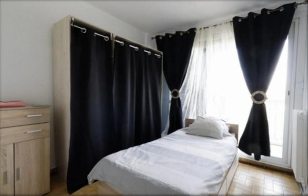 Dpt Bouches du Rhône (13), à vendre appartement T4 avec terrasse fermée et loggia