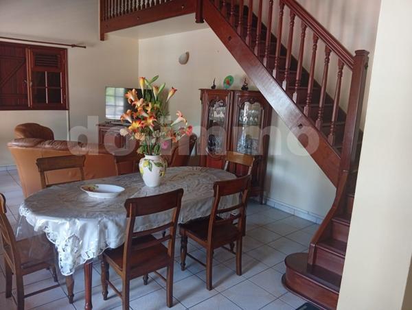 Maison traditionnelle  100m 2 LES ABYMES