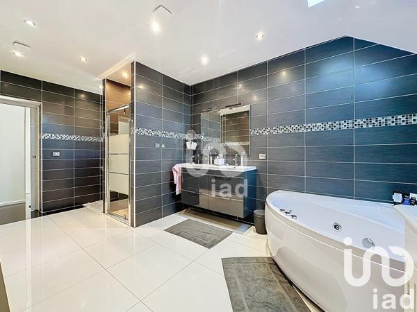 Maison à vendre 7 pièces 198 m² Doussard