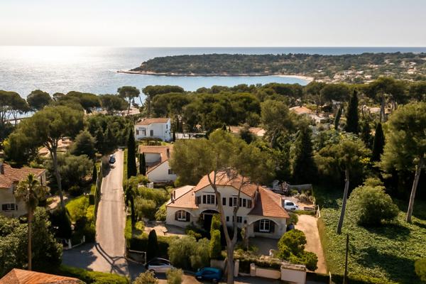 Charmante villa au Cap d'Antibes