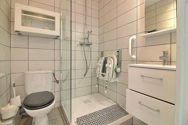 Appartement 5 pièces LYON 3 avec grand garage et balcon à vivre au dernier étage