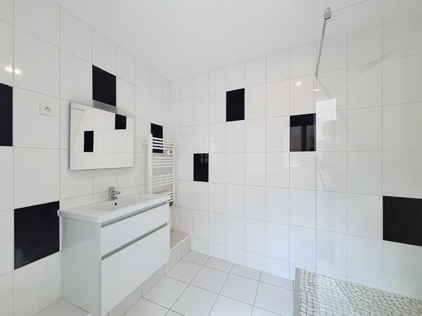 Maison
         5 pièces
        - 140 m² 245 000 € *