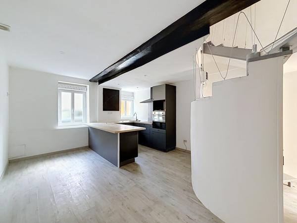 Maison
         5 pièces
        - 140 m² 245 000 € *