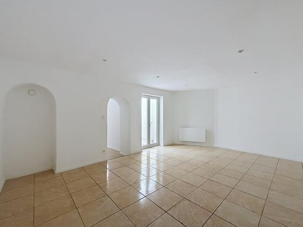 Maison
         5 pièces
        - 140 m² 245 000 € *