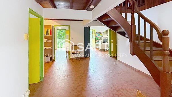 Villa atypique construite sur ancienne distillerie