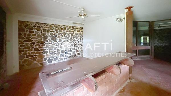 Villa atypique construite sur ancienne distillerie