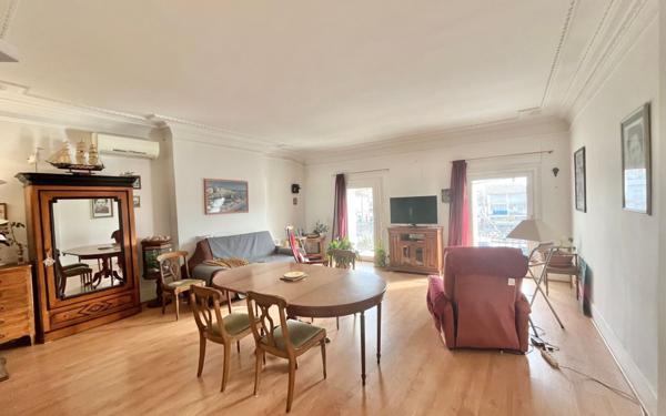 Appartement à vendre    5 pièces •  Mèze