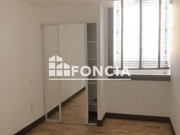 Location Appartement 3 pièces 72.14 m² - 10 QUAI AUX VIVRES Rochefort 17300