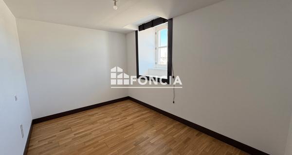 Location Appartement 3 pièces 72.14 m² - Rochefort 17300