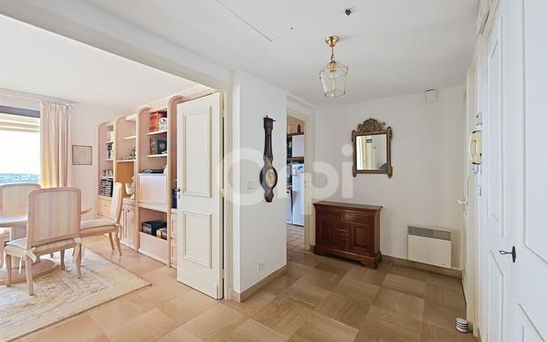 Appartement à vendre    4 pièces • 9 977 m2 Villeneuve-Loubet