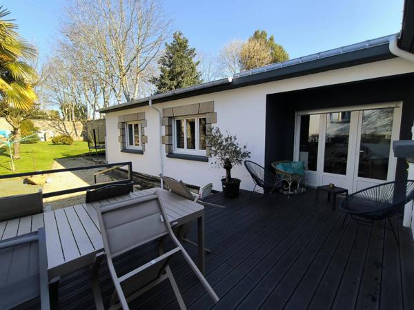 Maison de charme en plein centre de Baud