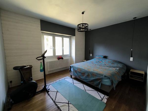 Maison de charme en plein centre de Baud