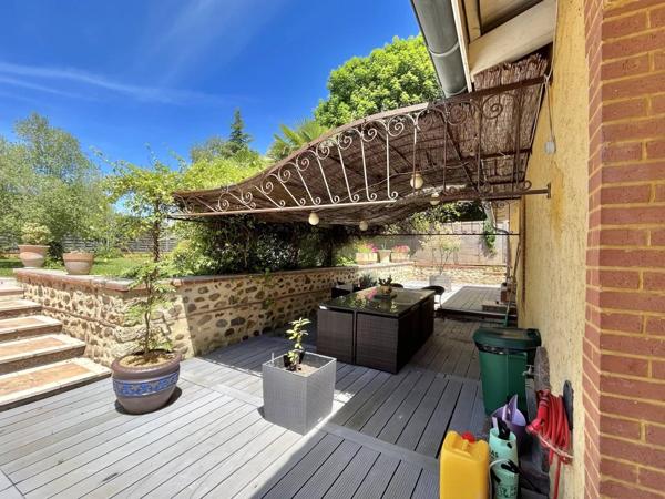 Maison 10 pièces 248 m² habitable.