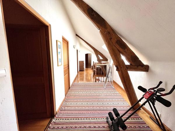 Maison 10 pièces 248 m² habitable.