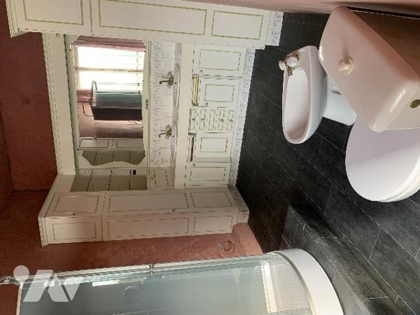 Maison de maitre comprenant 10 pièces.