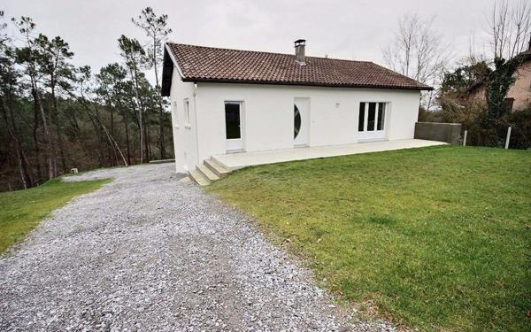 Maison à louer    4 pièces •  Saint-Boès