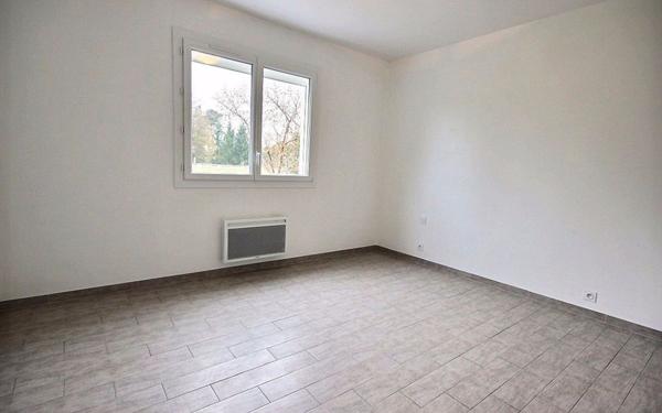 Maison à louer    4 pièces •  Saint-Boès