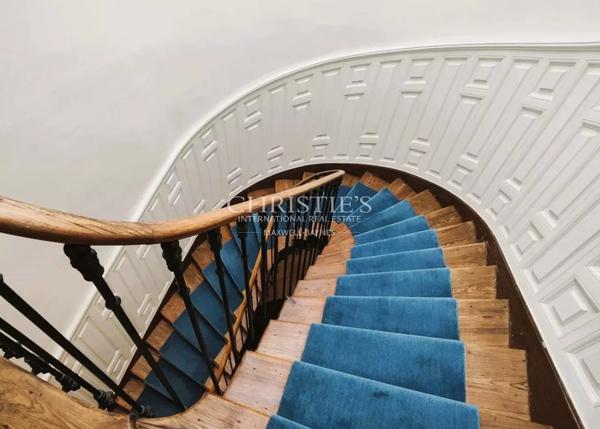 Hôtel particulier avec jardin garage et annexe au cœur de La Rochelle