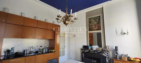 Hôtel particulier avec jardin garage et annexe au cœur de La Rochelle