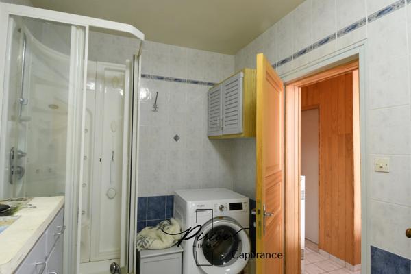 Maison de ville, vie de plain pied, 2 salles d'eau, 3 chambres