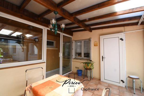 Maison de ville, vie de plain pied, 2 salles d'eau, 3 chambres